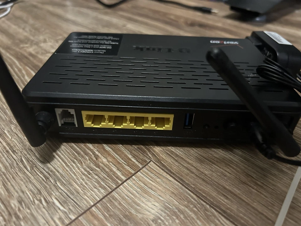 Verizon D-Link DSL-2750B 4-Port Wireless Router - Image 3 of 3