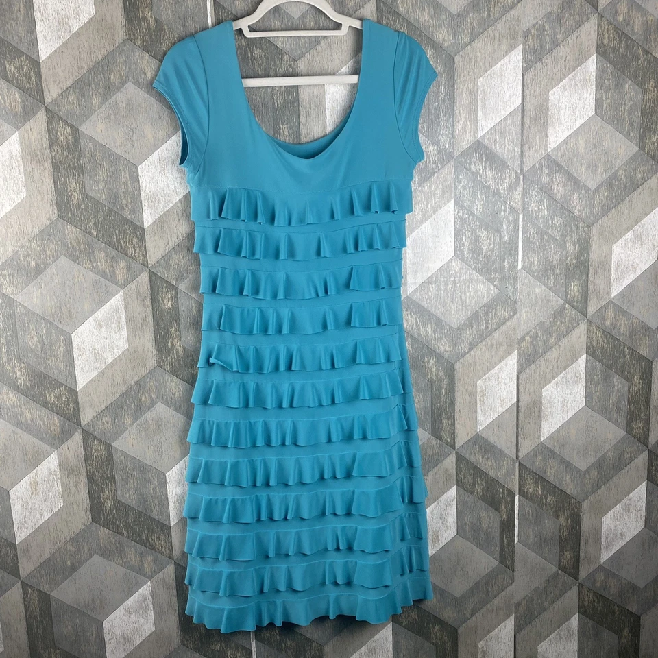 Vestido para mujer Frank Lyman sin mangas verde azulado con volantes talla 6. Foto 2 de 4