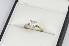 9k Yellow Gold CZ Solitaire Ring 9ct Size O Hallmarked 375 9k