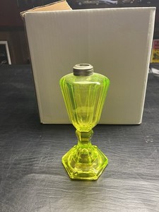 whale oil lamp in Yellow vaseline glass , Fantastic !