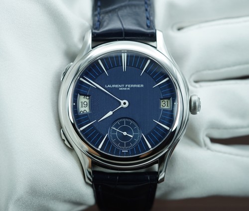 Laurent Ferrier CLASSIC GALET TRAVELLER BLUE DIAL STAINLESS STEEL FULL SET