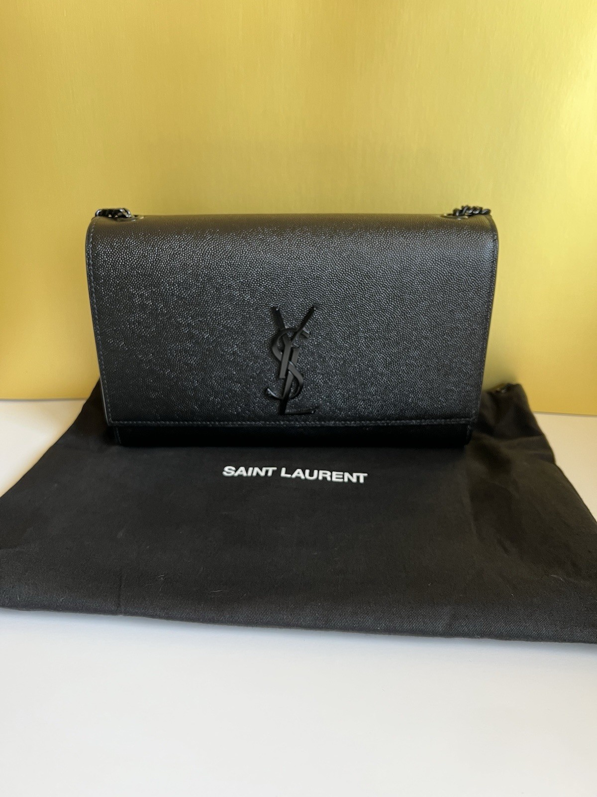 Borsa media a catena YSL Kate nera su nera tracolla Saint Laurent Nuova con etichette