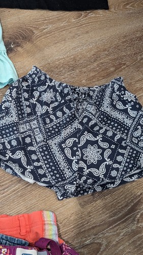 Girls bundle 5 shorts and 3 Tshirts sz 4T - Picture 6 of 10