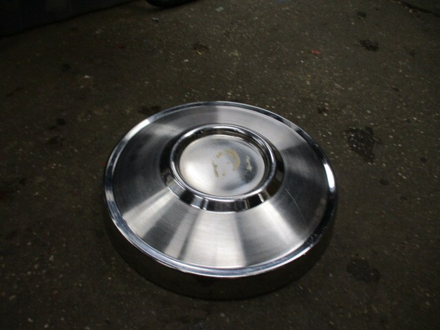 1972-1985 Rolls Royce Corniche Silver Spur Wraith Hubcap UG14512 OEM