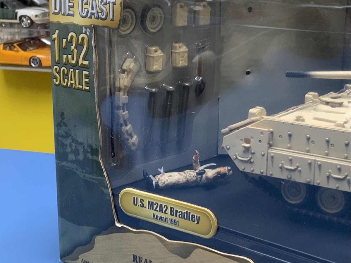 Rare Forces of Valor US M2A2 Bradley Kuwait 1991 1:32 Scale