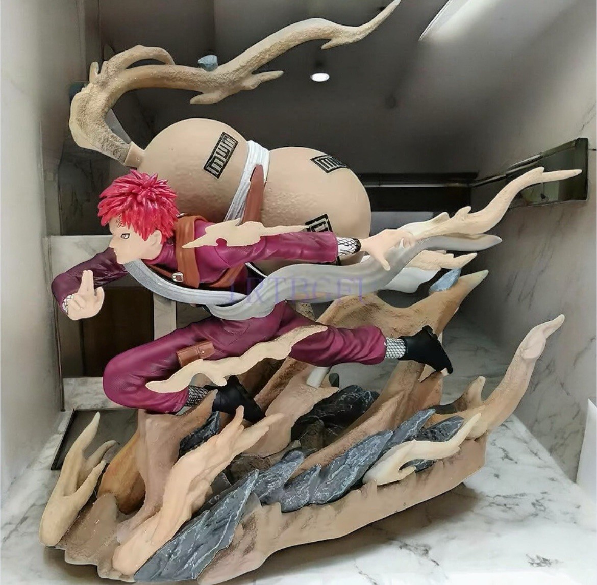 Figurine Gaara de 20cm stable en PVC avec socle lesté pour éviter les chutes sur vos étagères