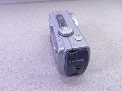 Sony Cyber-shot DSC-P30 1.3MP Digital Camera - Silver blue for