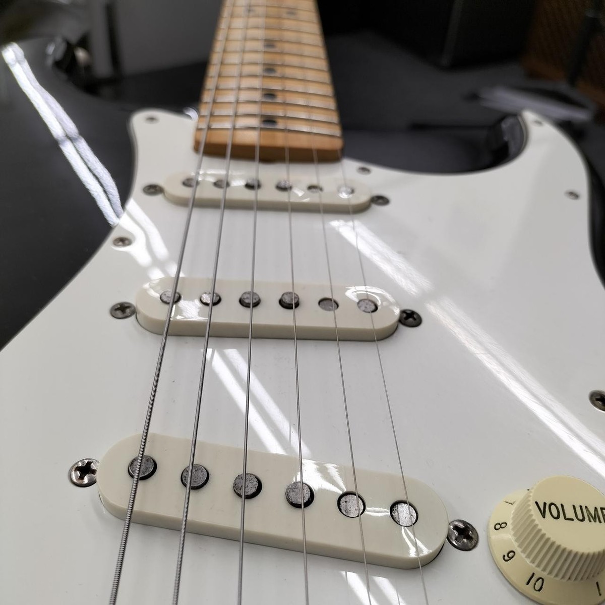 Fender ホワイト MADE IN MEXICO Fender Mexican White Stratocaster Electric Guitar | eBay