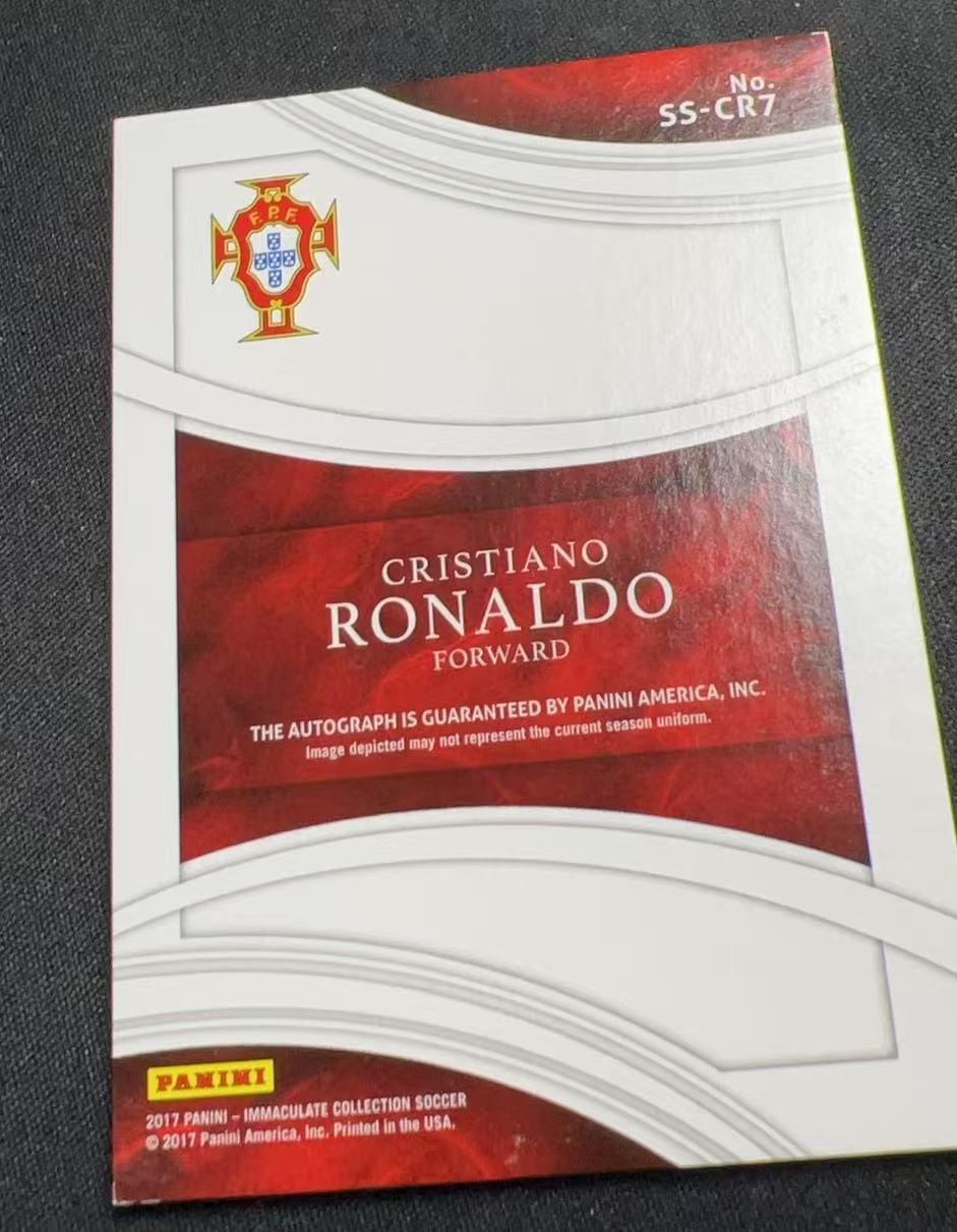 2017 Panini Immaculate Cristiano Ronaldo Shadowbox Auto /25 view 4