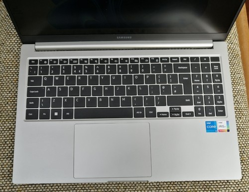 Samsung Galaxy Book 15.6" (1TB SSD, Intel Core i5-1135G7, 2.40GHz, 8GB RAM) - Picture 6 of 15