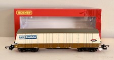 Hornby OO Gauge R60105 PWA Pallet Van in UKF Shellstar / Procor livery