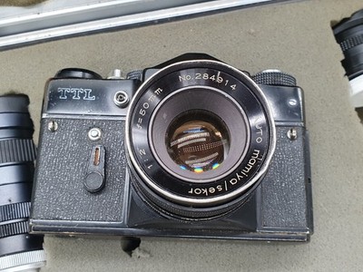 Zenit TTL SLR-Kamera mit Pentor-Carl Zeiss Jena-Pentacon-Optomax-Mamiya Objektiven