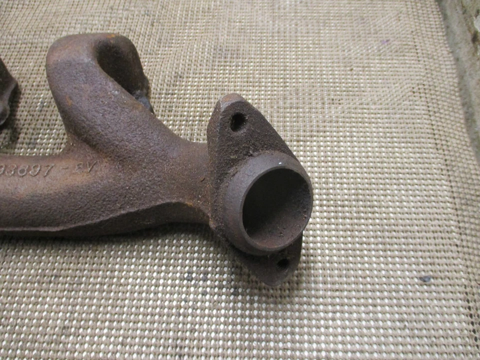 1961 1962 63 Buick Skylark Special Deluxe 215 LH colector de escape lateral 1193687 Foto 2 de 4