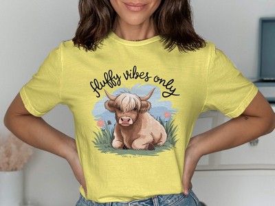 Highland Cow Fluffy Vibes Only Graphic T-Shirts