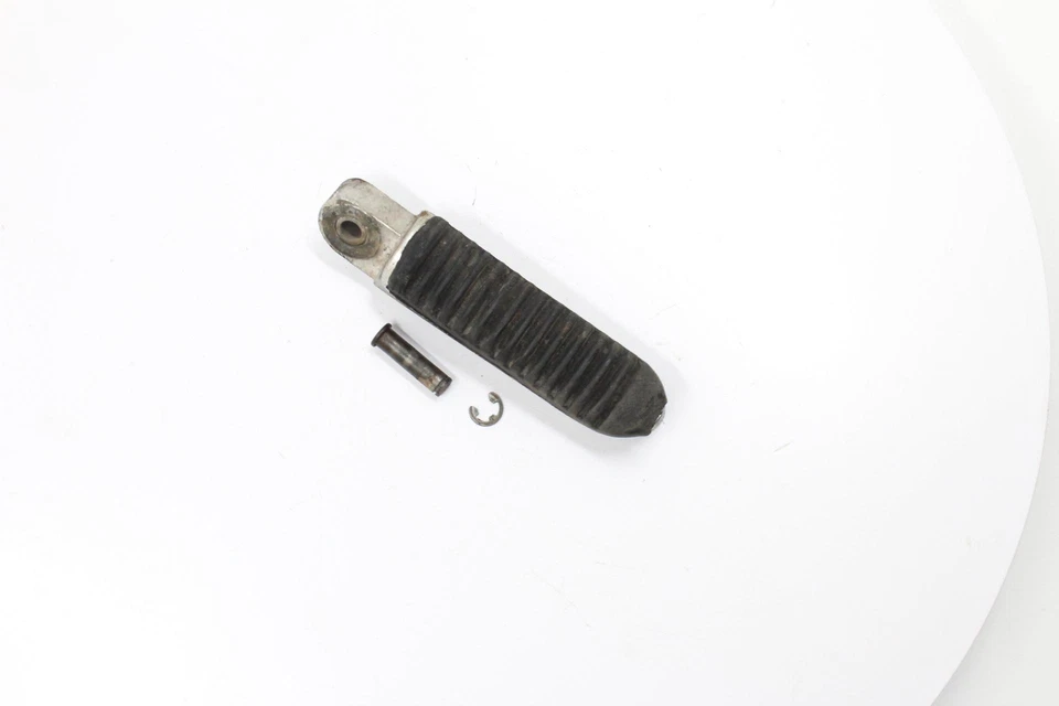 Suzuki Katana 750 2000 OEM clavija trasera izquierda pasajero Foto 3 de 4