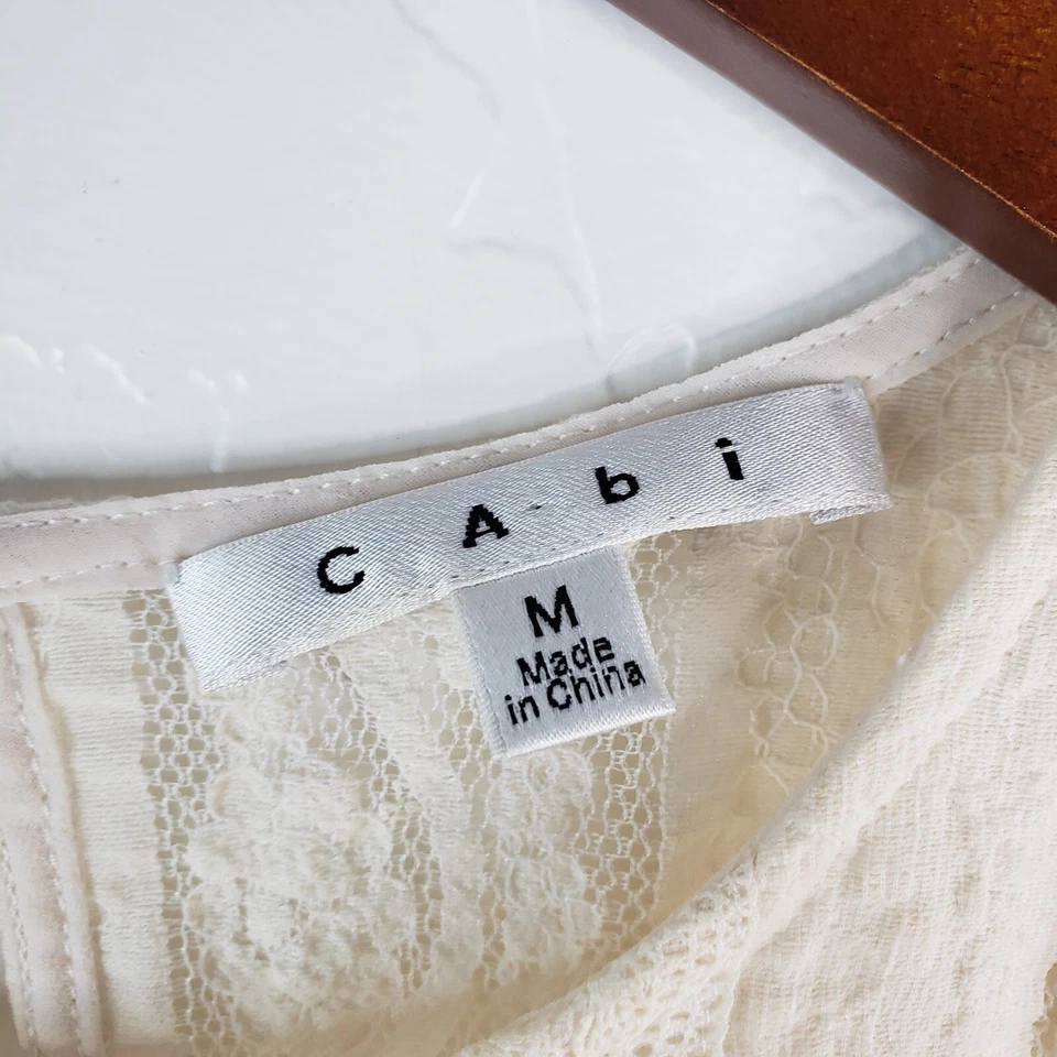 Blusa de encaje crema Cabi manga corta camisa para mujer talla mediana Foto 2 de 4