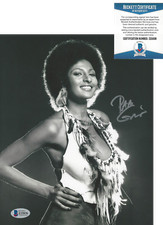 PAM GRIER SIGNED 'COFFY' 8x10 MOVIE PHOTO D FOXY BROWN PROOF BECKETT COA BAS