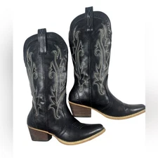 Women’s Rollda black embroidered cowgirl  boots 7.5