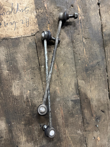 SKODA KAROQ NU7 2.0 TDI 4x4 Stabilisatorgestänge vorne rechts ERHR 2.00 33432933