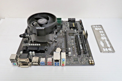 GIGABYTE GA-AB350M-D3H Motherboard + Ryzen 3 2200G CPU + 32GB RAM COMBO LOT