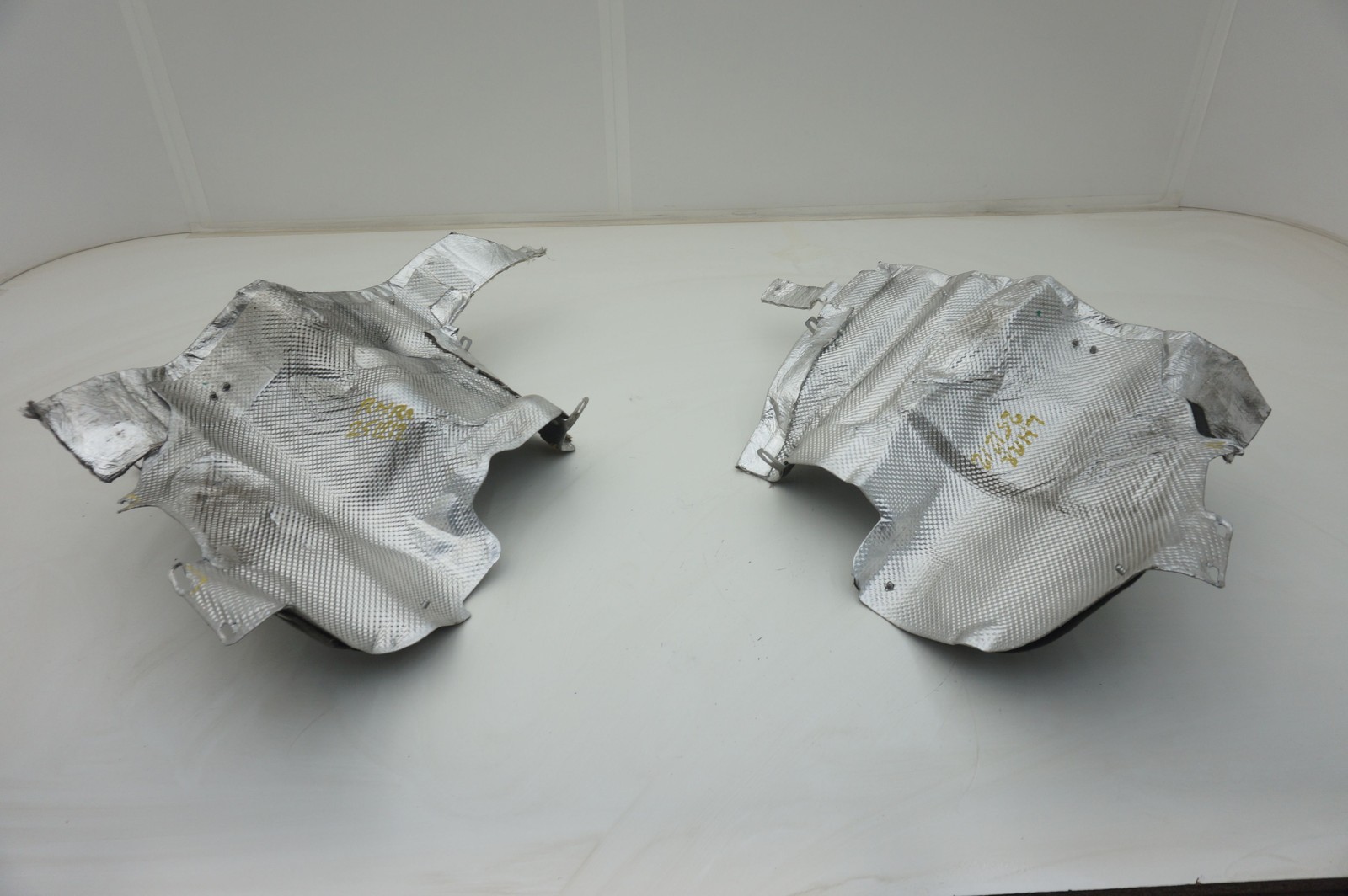 Set 2 Rear Left Right Fuel Tank Heat Shield 320230 Ferrari 488 Spider 2017 *Note