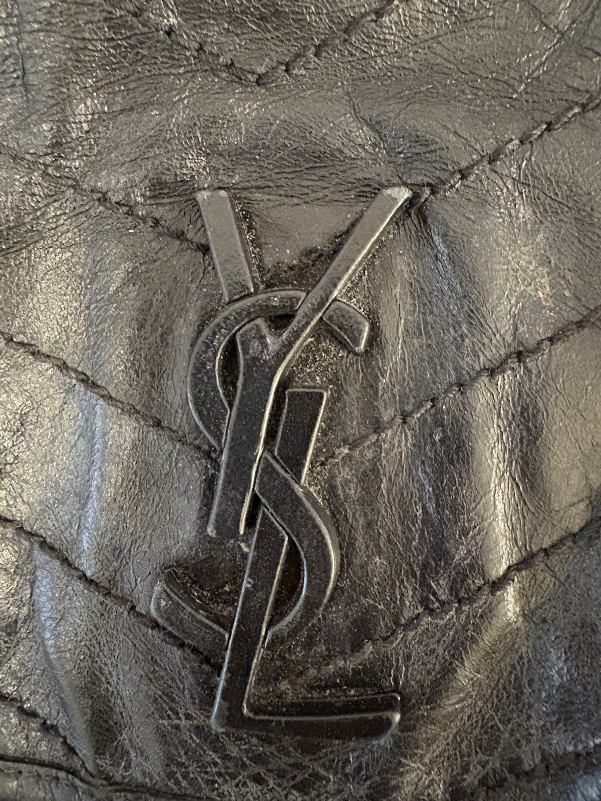 SAINT LAURENT Borsa a tracolla YSL Niki Medium nera