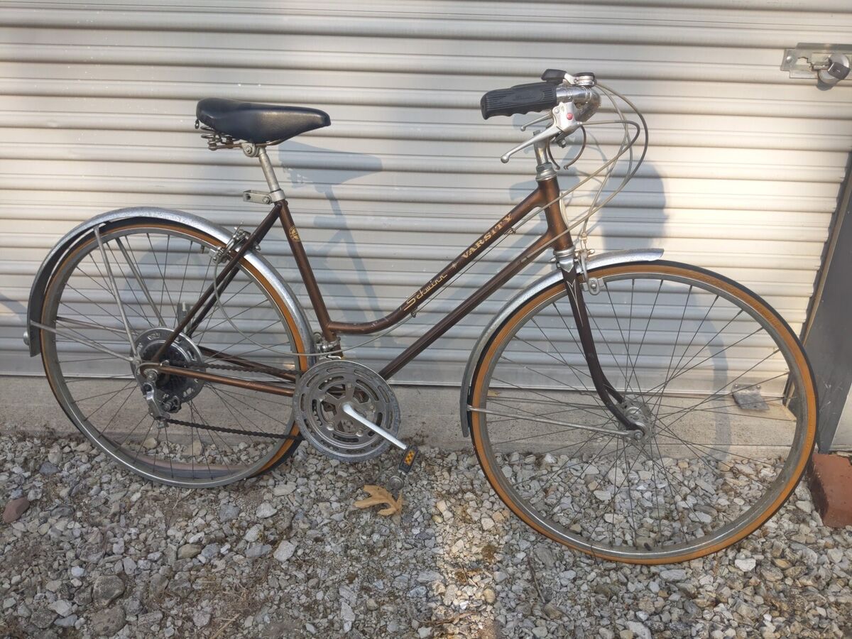 1972? Schwinn Varsity 10 Speeds. His And hers! Men's/Woman's 1972? Schwinn Varsity 10 Speeds. His And hers! Men's/Woman's