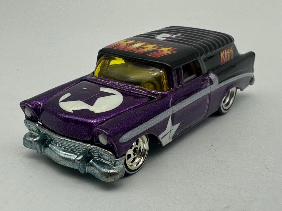 Hot Wheels 1956 Chevy Nomad, KISS, фиолетовый и черный, Real Riders, 1:64, отличное состояние - Изображение 2 из 4