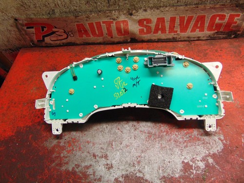 02 03 Saturn Vue speedometer instrument gauge cluster 22688555 - Picture 6 of 9