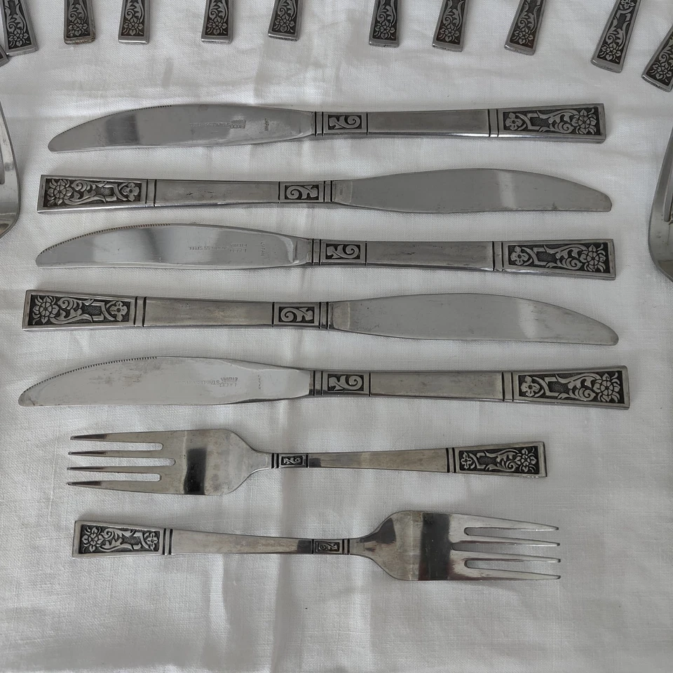 Lote de 28 cubiertos surtidos de acero inoxidable vintage Ekco Eterna Santa Clara Foto 2 de 4