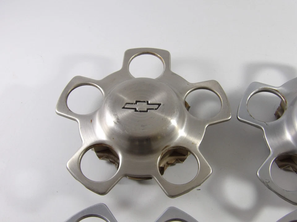 4 件套原始设备制造商 1987 1988 - 1990 雪佛兰 Beretta Corsica 铝中心盖 — 第 3/4 张图片