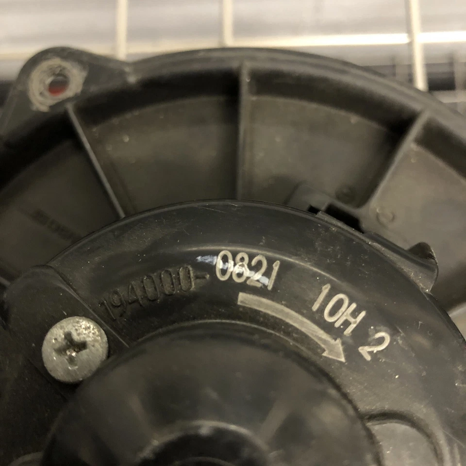 Motor soplador calentador TOYOTA YARIS VERSO 194000-0821 UE bonito fabricante de equipos originales Foto 2 de 4