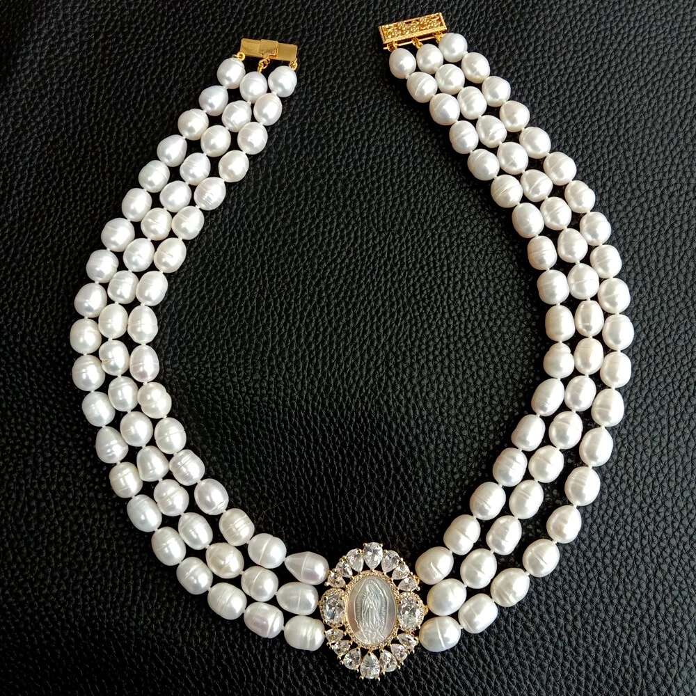 Cameo and pearl necklace online