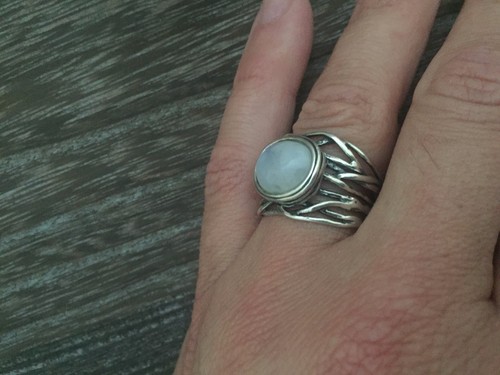 ANILLO DE COLECCIÓN DE PLATA ESTERLINA Y PIEDRA LUNAR FORJADO A MANO MEDIADOS DE SIGLO TALLA 9,5 - Imagen 9 de 10