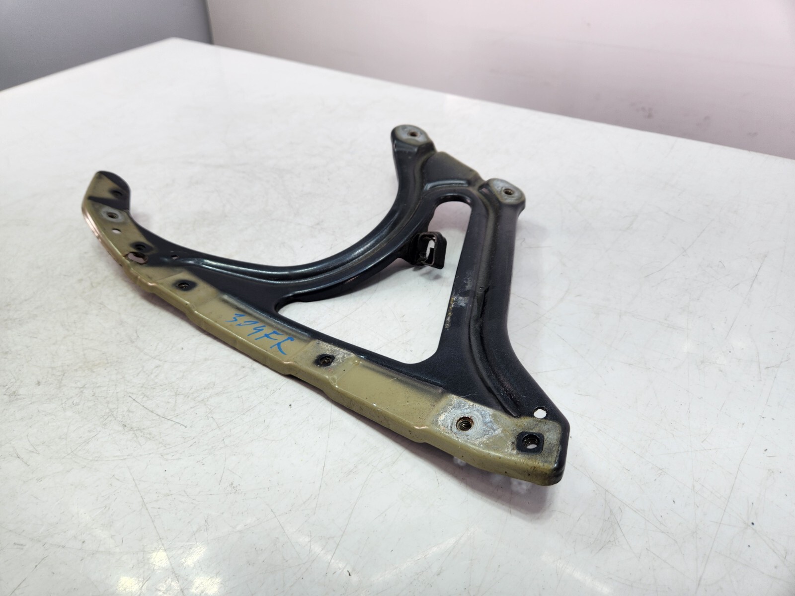 ✅ 10-14 OEM Rolls-Royce Ghost RR4 Front Passenger Side Fender Support Bracket