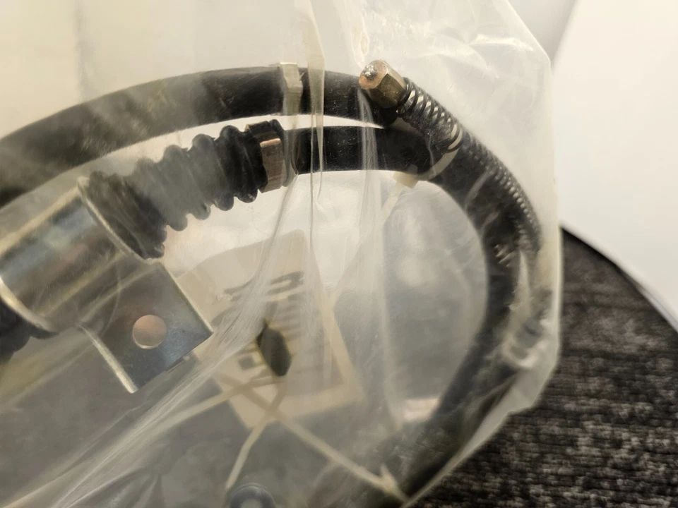 Cable de freno de estacionamiento Carquest Wearever BCA96271 para Mitsubishi Endeavor 2005 Foto 3 de 4