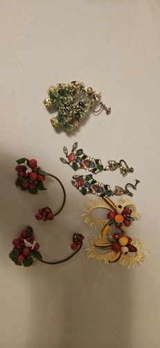 vintage costume jewelry clip on earrings lot