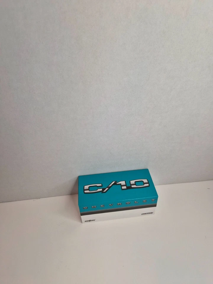 Camioneta pick-up Chevy C/10 Hot Wheels RLC 69 platón corto Aqua número bajo 1739/15000 Foto 4 de 4