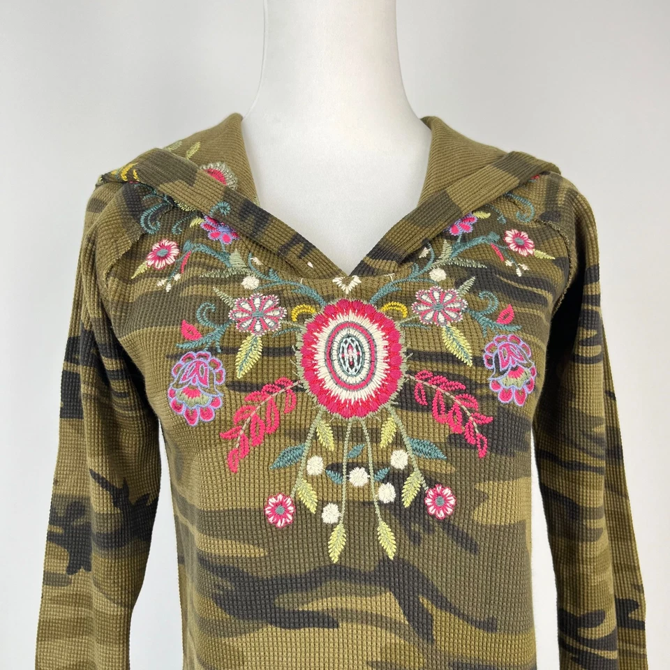 NWOT Johnny Was Axton Thermal Hoodie Camo Embroidered Floral Sweatshirt Sz S - Image 3 of 4
