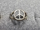 GRANDMA GRABE'S BEAUTIFUL VINTAGE 925 STERLING SILVER OPEN BACK 1.5G RING SIZE 4