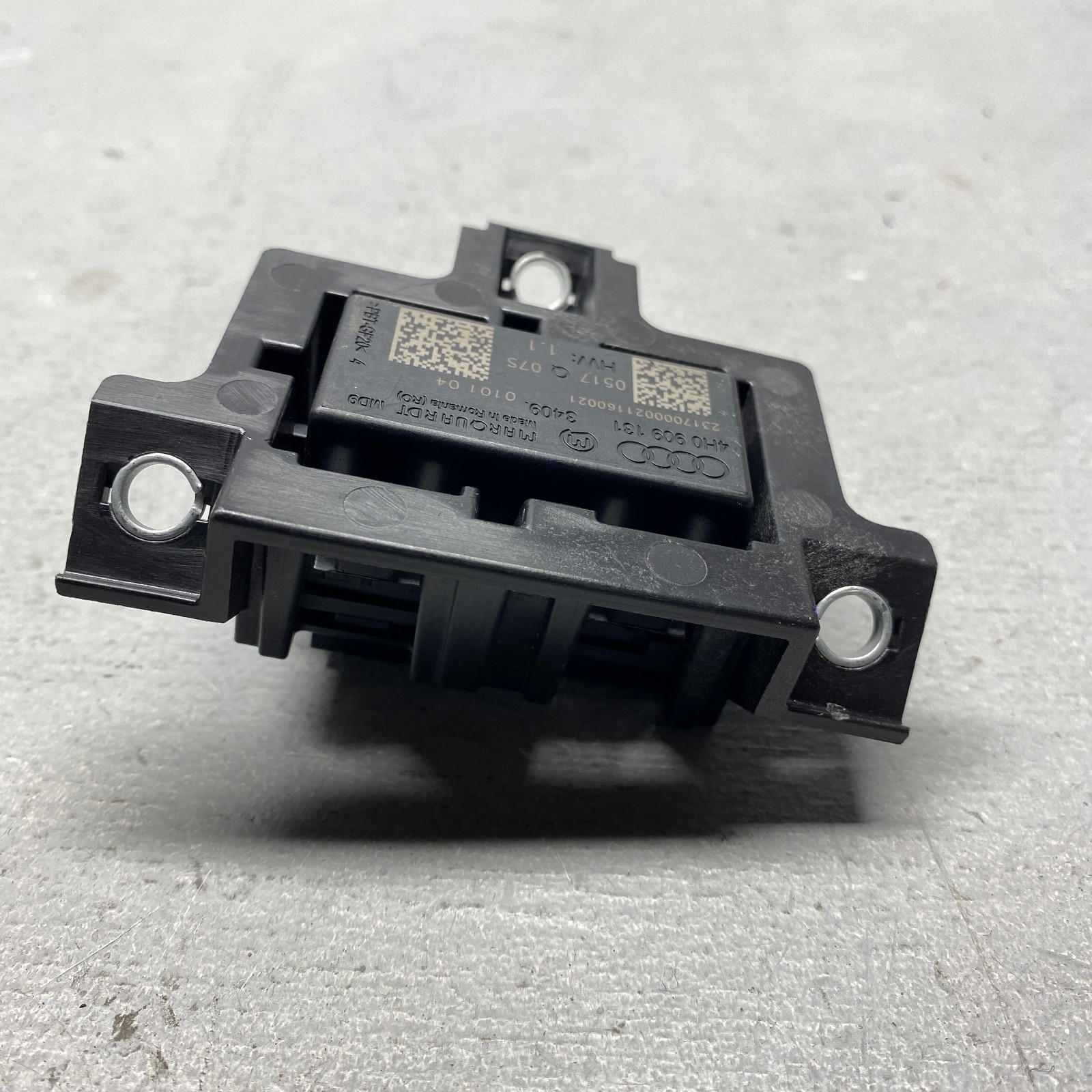 2018 Lamborghini Huracan Ignition Switch Control Lock Relay W/ Bracket 4H0909131
