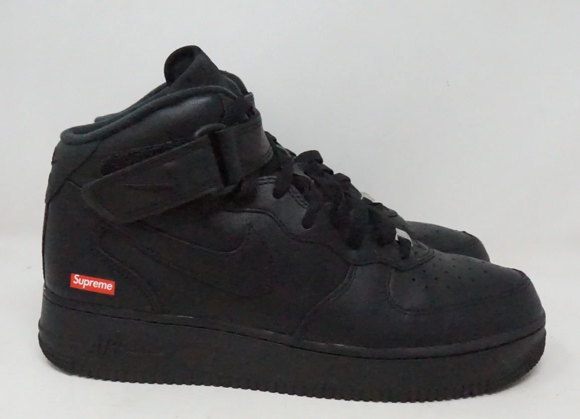 Preços baixos em Nike Supreme x Air Force 1 Mid Box Logo - Triple