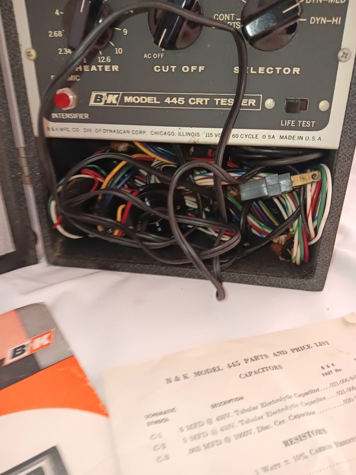B&K CRT Model 445 Cathode Rejuvenator Picture Tube Tester Powers Up