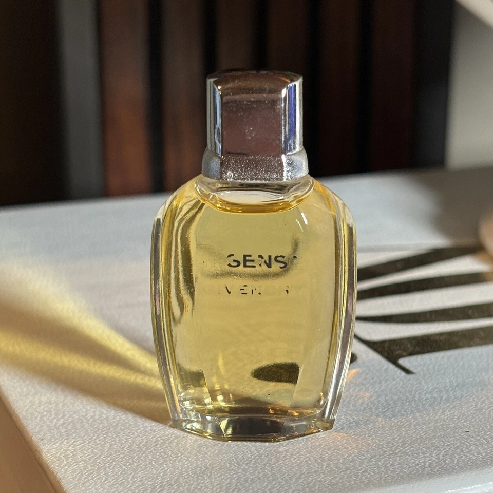 GIVENCHY INSENSE EAU DE TOILETTE MINI SPLASH PARA HOMBRES 1/4fl OZ/7 ml DESCONTINUADO Foto 3 de 4