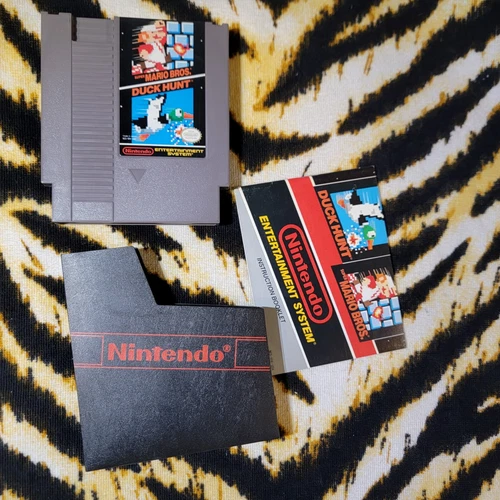 Super Mario Bros. / Duck Hunt Nintendo NES, 1985
