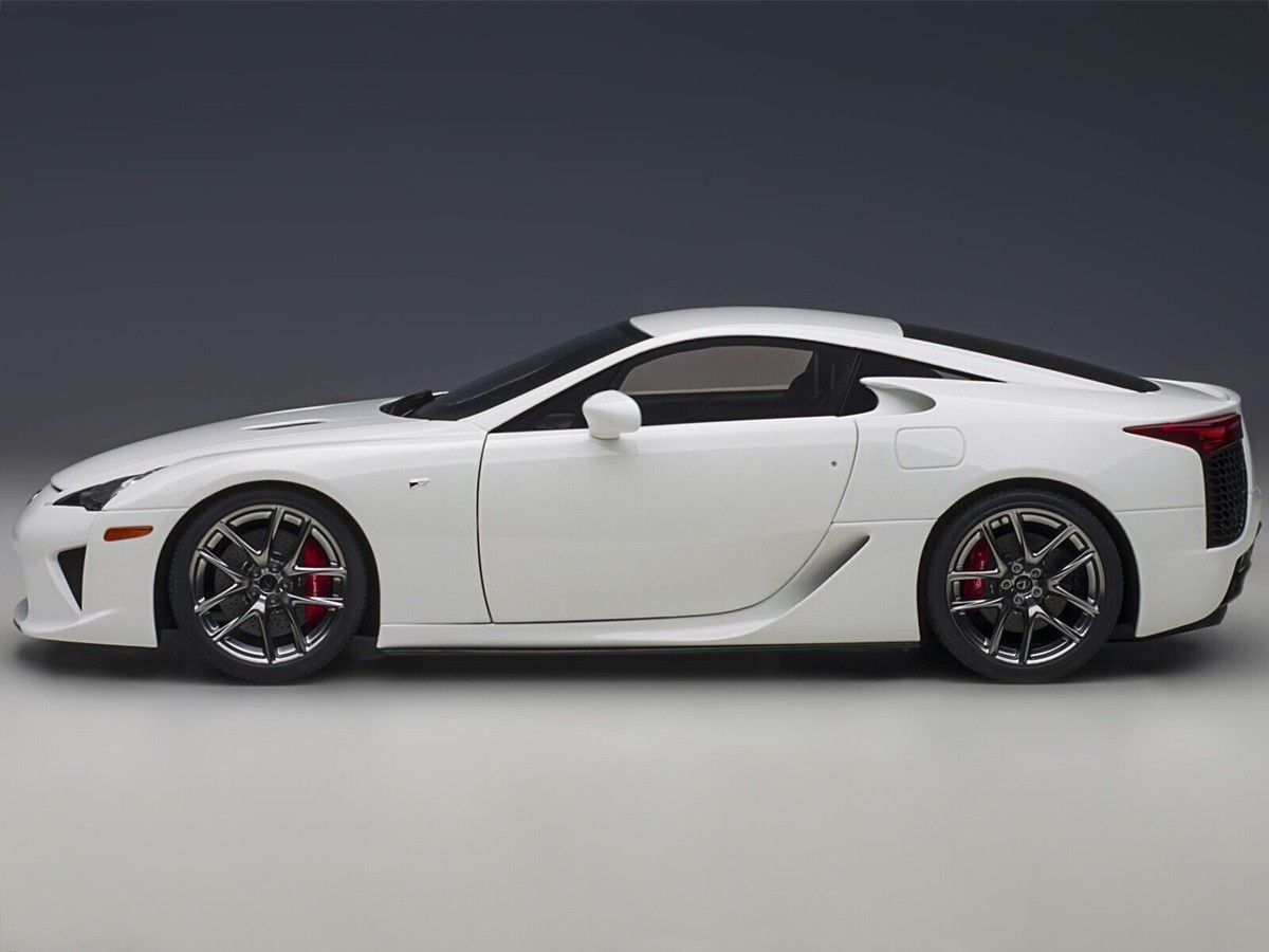 1/18 Lexus LFA Whitest White W/ Red & Black Interior Model Car by