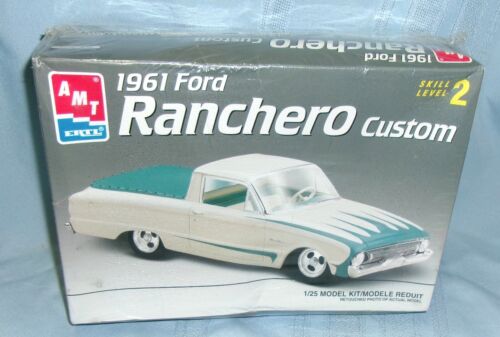 *VINTAGE 1997 AMT/ERTL 1961 FORD RANCHERO CUSTOM PLASTIC MODEL KIT #8062-SEALED*