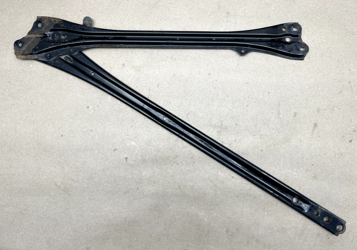 10-15 LEXUS IS250C IS350C REAR LEFT BODY SUPPORT BRACKET OEM 51702-53010