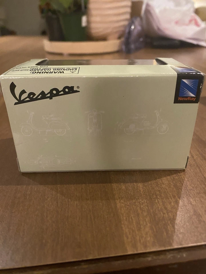 NewRay Vespa 150 GS (1955) Silver 1:32 Scale Die-Cast - New in Box - Image 3 of 4