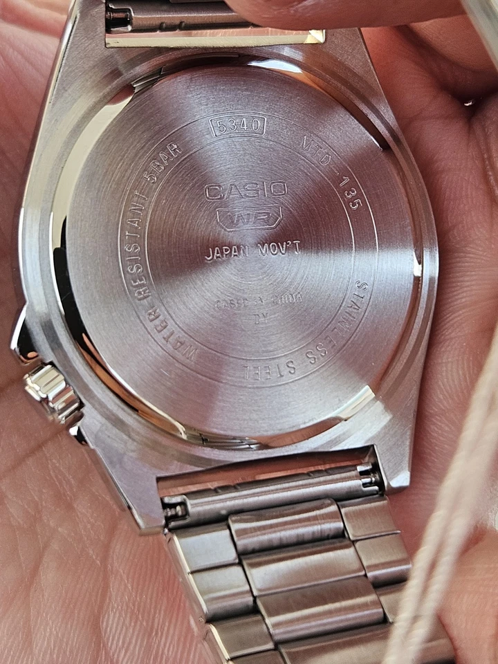 Reloj Casio MTD-135D-2AV para hombre analógico esfera azul acero inoxidable | Resistente al agua Foto 4 de 4